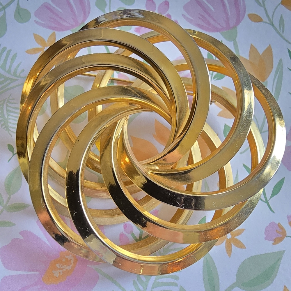 Large vintage brooch linked circles pinwheel gold tone oversized big huge
